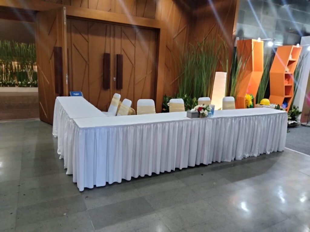 meja kotak